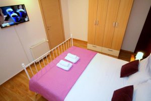 Cazare-la-Comfort-Apartments-Timisoara-Apartament-Spring-Cazare-in-Timisoara-DescoperimRomania.ro-28-300x200 Cazare la Comfort Apartments Timisoara - Apartament Spring - Cazare in Timisoara - DescoperimRomania.ro (28)