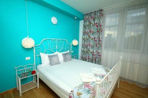Cazare-la-Comfort-Apartments-Timisoara-Apartament-Turquoise-Cazare-in-Timisoara-DescoperimRomania.ro-1-300x200 Cazare la Comfort Apartments Timisoara - Apartament Turquoise - Cazare in Timisoara - DescoperimRomania.ro (1)