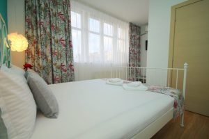 Cazare-la-Comfort-Apartments-Timisoara-Apartament-Turquoise-Cazare-in-Timisoara-DescoperimRomania.ro-25-300x200 Cazare la Comfort Apartments Timisoara - Apartament Turquoise - Cazare in Timisoara - DescoperimRomania.ro (25)