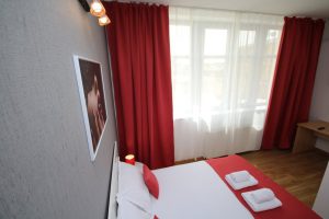 Cazare-la-Comfort-apartments-Timisoara-Apartament-Coral-Cazare-in-Timisoara-DescoperimRomania.ro-12-300x200 Cazare la Comfort apartments Timisoara - Apartament Coral - Cazare in Timisoara - DescoperimRomania.ro (12)