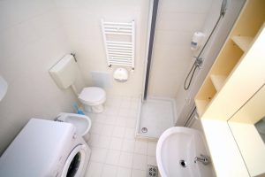 Cazare-la-Comfort-apartments-Timisoara-Apartament-Coral-Cazare-in-Timisoara-DescoperimRomania.ro-26-300x200 Cazare la Comfort apartments Timisoara - Apartament Coral - Cazare in Timisoara - DescoperimRomania.ro (26)