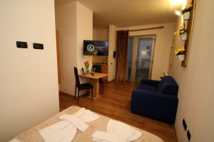 Cazare-la-Comfort-apartments-Timisoara-Apartament-Lotus-Cazare-in-Timisoara-DescoperimRomania.ro-20-300x200 Cazare la Comfort apartments Timisoara - Apartament Lotus - Cazare in Timisoara - DescoperimRomania.ro (20)