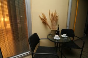 Cazare-la-Comfort-apartments-Timisoara-Apartament-Lotus-Cazare-in-Timisoara-DescoperimRomania.ro-33-300x200 Cazare la Comfort apartments Timisoara - Apartament Lotus - Cazare in Timisoara - DescoperimRomania.ro (33)