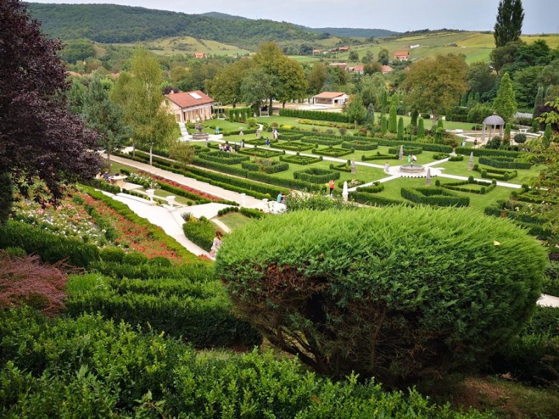 I-Giardini-di-Zoe-Versailles-ul-din-inima-Transilvaniei-DescoperimRomania-5-800x600 I Giardini di Zoe - Versailles-ul din inima Transilvaniei - DescoperimRomania (5)