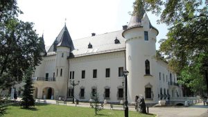 Castelul-Karoli-Castelul-Baroc-DescoperimRomania.ro-3-300x169 Castelul Karoli - Castelul Baroc - DescoperimRomania.ro (3)