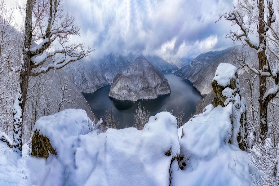 Lacul-Tarnita–si-a-undelor-poveste-Idei-de-calatorie-Cluj-DescoperimRomania.ro-4 Lacul Tarnița – și a undelor poveste