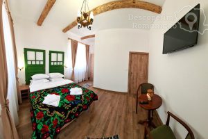 Cazare-la-Conacul-Transilvan-din-Margau-Cazare-Margau-Muntii-Apuseni-DescoperimRomania.ro-30-min-300x200 Cazare la Conacul Transilvan din Margau - Cazare Margau - Muntii Apuseni - DescoperimRomania.ro (30)-min