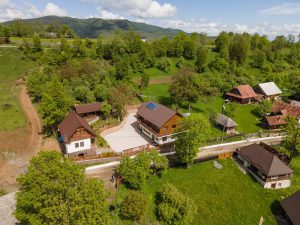 Cazare-la-Conacul-Transilvan-din-Margau-Cazare-Margau-Muntii-Apuseni-DescoperimRomania.ro-40-min-300x225 Cazare la Conacul Transilvan din Margau - Cazare Margau - Muntii Apuseni - DescoperimRomania.ro (40)-min