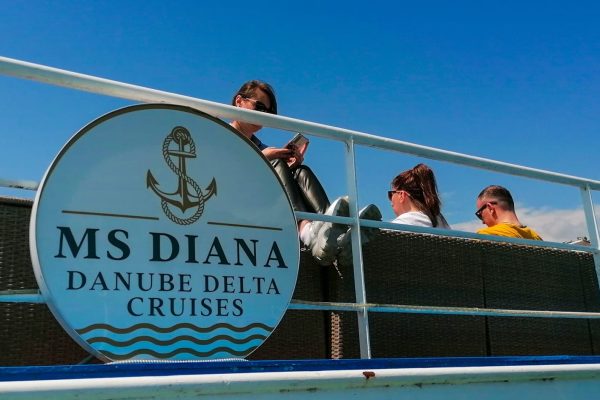 Nava fluvială de croazieră MS Diana și-a început misiunea internațională
