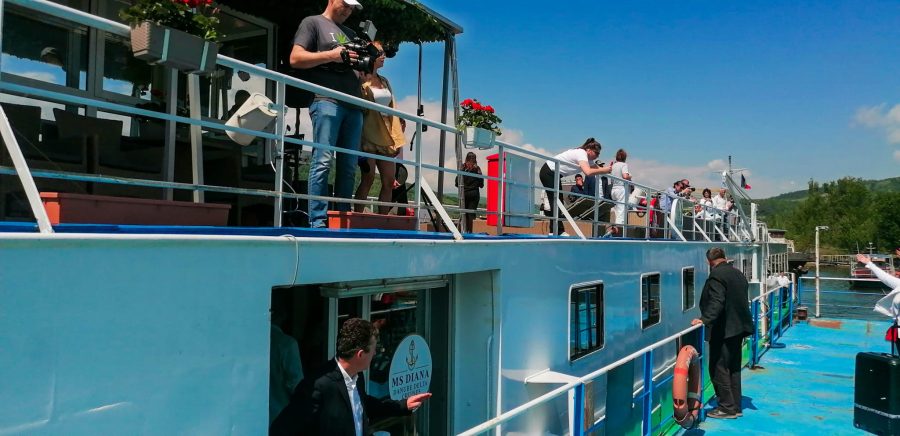 Nava-fluviala-de-croaziera-MS-Diana-si-a-inceput-misiunea-internationala-3-900x436 Nava fluvială de croazieră MS Diana și-a început misiunea internațională (3)