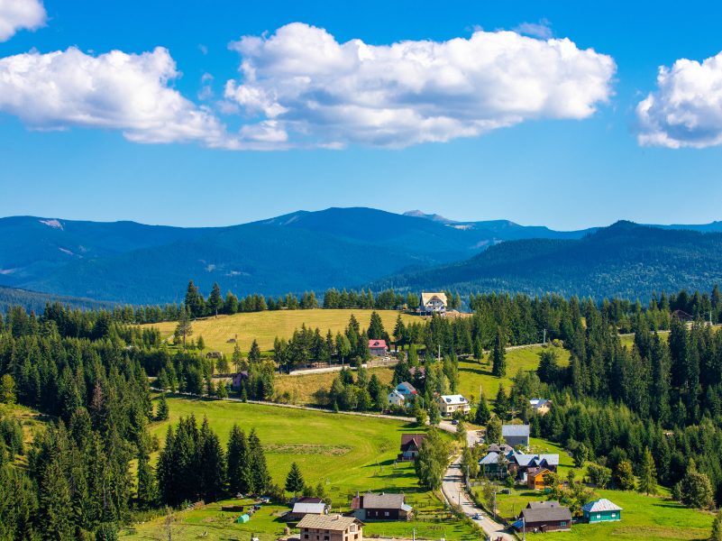 Pasul Tihuța - deasupra norilor - Transilvania - DescoperimRomania.ro