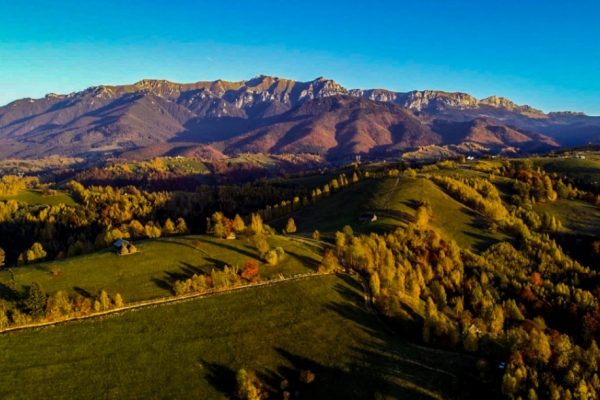 Cazare Moieciu de Jos - DescoperimRomania.ro