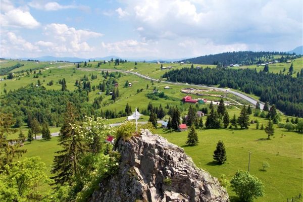 Cazare Piatra Fântânele - www.DescoperimRomania.ro