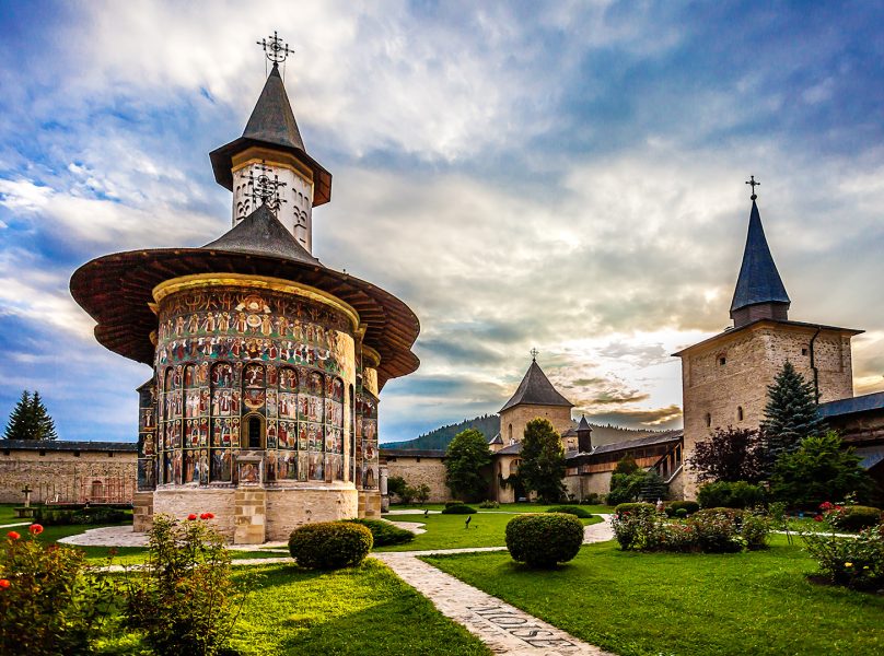 Cazare-Sucevita-www.DescoperimRomania.ro_-808x600 Cazare Sucevița - www.DescoperimRomania.ro
