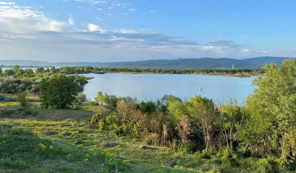 Insula Ostrov - paradis al aventurii și al relaxării -https___www.descoperimromania.ro