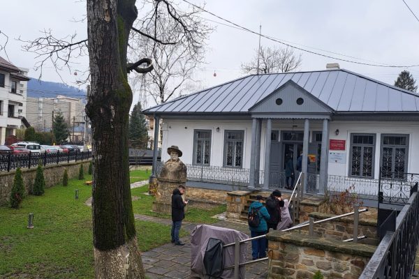 Casa-Memoriala-Calistrat-Hogas-una-dintre-comorile-culturale-ale-Pietrei-Neamt-1-600x400 Casa Memorială Calistrat Hogaș, una dintre comorile culturale ale Pietrei Neamț