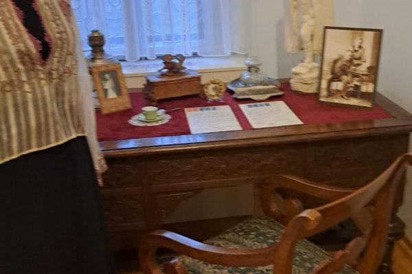 Casa-Memoriala-Calistrat-Hogas-una-dintre-comorile-culturale-ale-Pietrei-Neamt-13-600x400 Casa Memorială Calistrat Hogaș, una dintre comorile culturale ale Pietrei Neamț