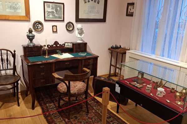 Casa-Memoriala-Calistrat-Hogas-una-dintre-comorile-culturale-ale-Pietrei-Neamt-17-600x400 Casa Memorială Calistrat Hogaș, una dintre comorile culturale ale Pietrei Neamț