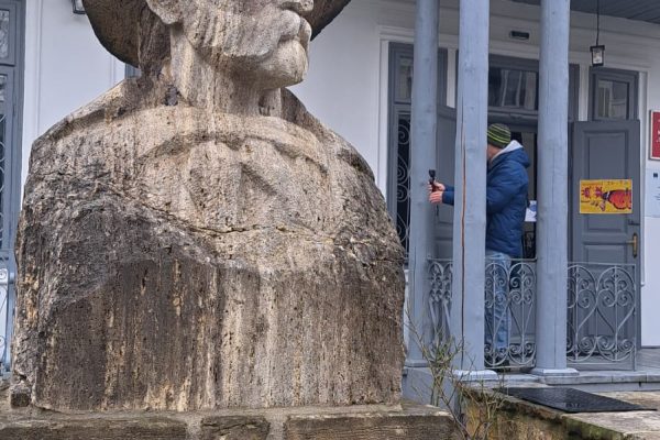 Casa-Memoriala-Calistrat-Hogas-una-dintre-comorile-culturale-ale-Pietrei-Neamt-2-600x400 Casa Memorială Calistrat Hogaș, una dintre comorile culturale ale Pietrei Neamț