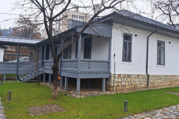 Casa-Memoriala-Calistrat-Hogas-una-dintre-comorile-culturale-ale-Pietrei-Neamt-9-600x400 Casa Memorială Calistrat Hogaș, una dintre comorile culturale ale Pietrei Neamț