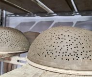 Ceramica-neagra-de-Marginea.-Atelierul-pe-care-nu-trebuie-sa-l-ratezi-in-Bucovina-_-DescoperimRomania-14-190x160 Ceramica neagră de Marginea. Atelierul pe care nu trebuie să-l ratezi în Bucovina