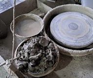 Ceramica-neagra-de-Marginea.-Atelierul-pe-care-nu-trebuie-sa-l-ratezi-in-Bucovina-_-DescoperimRomania-4-190x160 Ceramica neagră de Marginea. Atelierul pe care nu trebuie să-l ratezi în Bucovina