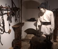 Muzeul-Etnografic-al-Bucovinei.-Povestea-usturoiului-care-apara-satul-17-190x160 Muzeul Etnografic al Bucovinei. Povestea usturoiului care apără satul