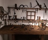 Muzeul-Etnografic-al-Bucovinei.-Povestea-usturoiului-care-apara-satul-18-190x160 Muzeul Etnografic al Bucovinei. Povestea usturoiului care apără satul