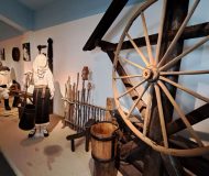 Muzeul-Etnografic-al-Bucovinei.-Povestea-usturoiului-care-apara-satul-22-190x160 Muzeul Etnografic al Bucovinei. Povestea usturoiului care apără satul