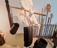 Muzeul-Etnografic-al-Bucovinei.-Povestea-usturoiului-care-apara-satul-24-190x160 Muzeul Etnografic al Bucovinei. Povestea usturoiului care apără satul