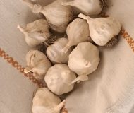 Muzeul-Etnografic-al-Bucovinei.-Povestea-usturoiului-care-apara-satul-3-190x160 Muzeul Etnografic al Bucovinei. Povestea usturoiului care apără satul