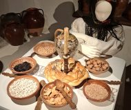 Muzeul-Etnografic-al-Bucovinei.-Povestea-usturoiului-care-apara-satul-9-190x160 Muzeul Etnografic al Bucovinei. Povestea usturoiului care apără satul