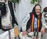 Noptile-de-claca-lampa-stinsa-si-fluierul-care-chema-pacatul-DescoperimRomania-1-190x160 Nopțile de clacă, lampa stinsă și fluierul care chema păcatul