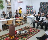 Noptile-de-claca-lampa-stinsa-si-fluierul-care-chema-pacatul-DescoperimRomania-2-190x160 Nopțile de clacă, lampa stinsă și fluierul care chema păcatul