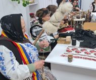 Noptile-de-claca-lampa-stinsa-si-fluierul-care-chema-pacatul-DescoperimRomania-7-190x160 Nopțile de clacă, lampa stinsă și fluierul care chema păcatul