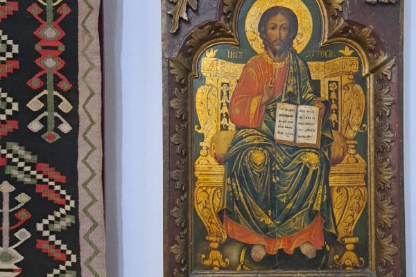 Povestea-Varatecului-manastirea-care-a-crescut-ca-un-sat-zidita-din-credinta-si-migala-16-600x400 Povestea Văratecului: mănăstirea care a crescut ca un sat, zidită din credință și migală