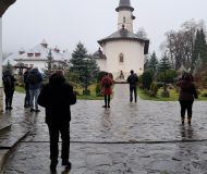 Povestea-Varatecului-manastirea-care-a-crescut-ca-un-sat-zidita-din-credinta-si-migala-25-190x160 Povestea Văratecului: mănăstirea care a crescut ca un sat, zidită din credință și migală