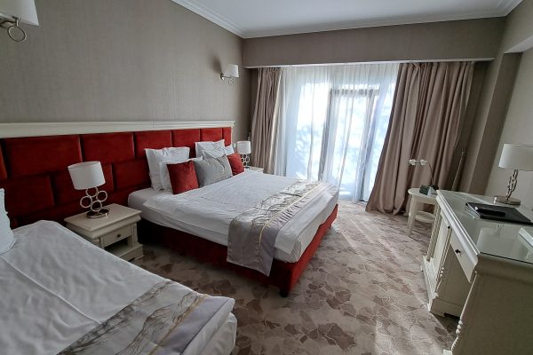 Hotel-Carpat-Inn-Azuga.-Locul-in-care-ospitalitatea-se-construieste-prin-investitii-continue-Claudiu-Vatau-DescoperimRomania-13-600x400 Hotel Carpat Inn Azuga. Locul în care ospitalitatea se construiește prin investiții continue