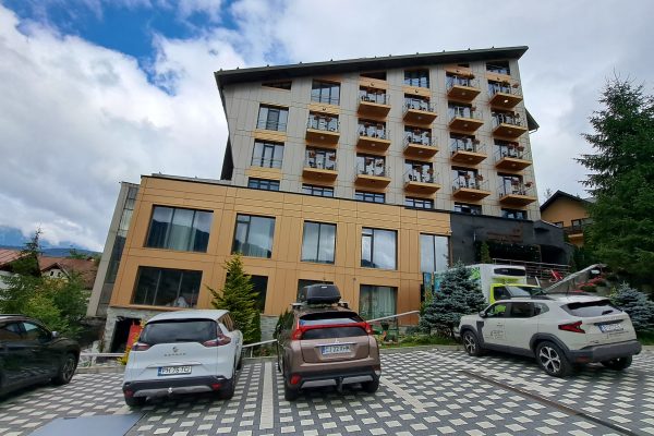 Hotel-Carpat-Inn-Azuga.-Locul-in-care-ospitalitatea-se-construieste-prin-investitii-continue-Claudiu-Vatau-DescoperimRomania-16-600x400 Hotel Carpat Inn Azuga. Locul în care ospitalitatea se construiește prin investiții continue