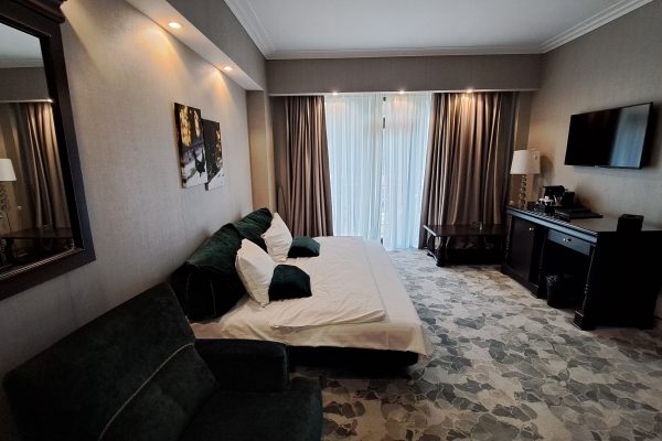 Hotel-Carpat-Inn-Azuga.-Locul-in-care-ospitalitatea-se-construieste-prin-investitii-continue-Claudiu-Vatau-DescoperimRomania-17-600x400 Hotel Carpat Inn Azuga. Locul în care ospitalitatea se construiește prin investiții continue