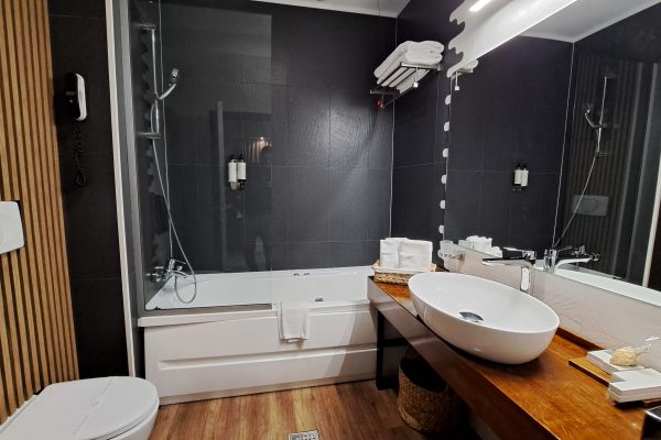 Hotel-Carpat-Inn-Azuga.-Locul-in-care-ospitalitatea-se-construieste-prin-investitii-continue-Claudiu-Vatau-DescoperimRomania-21-600x400 Hotel Carpat Inn Azuga. Locul în care ospitalitatea se construiește prin investiții continue