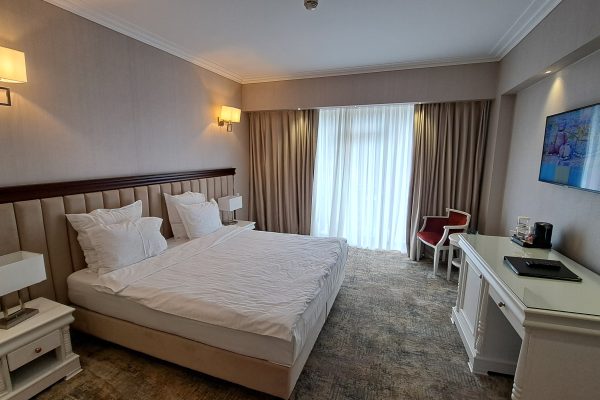 Hotel-Carpat-Inn-Azuga.-Locul-in-care-ospitalitatea-se-construieste-prin-investitii-continue-Claudiu-Vatau-DescoperimRomania-37-600x400 Hotel Carpat Inn Azuga. Locul în care ospitalitatea se construiește prin investiții continue