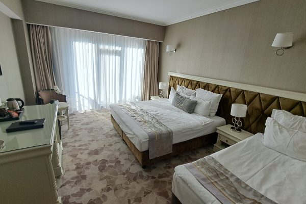Hotel-Carpat-Inn-Azuga.-Locul-in-care-ospitalitatea-se-construieste-prin-investitii-continue-Claudiu-Vatau-DescoperimRomania-7-600x400 Hotel Carpat Inn Azuga. Locul în care ospitalitatea se construiește prin investiții continue