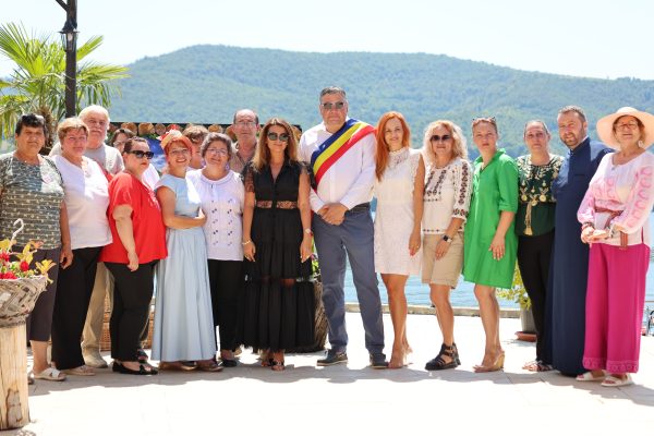 „Maini-Maiestre-a-inceput-la-Eselnita.-Trei-zile-dedicate-traditiilor-mestesugurilor-si-produselor-locale-DescoperimRomania.ro-25-600x400 ”Mâini Măiestre” a început la Eșelnița. Trei zile dedicate tradițiilor, meșteșugurilor și produselor locale
