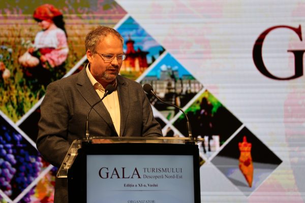 Gala-Turismului-„Descopera-Nord-Est-2026-patrimoniu-traditii-si-idei-pentru-viitorul-turismului-romanesc-4-600x400 Gala Turismului „Descoperă Nord-Est” 2026: patrimoniu, tradiții și idei pentru viitorul turismului românesc