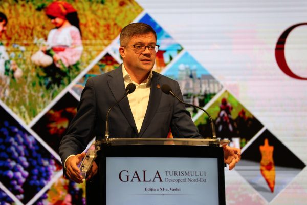 Gala-Turismului-„Descopera-Nord-Est-2026-patrimoniu-traditii-si-idei-pentru-viitorul-turismului-romanesc-6-600x400 Gala Turismului „Descoperă Nord-Est” 2026: patrimoniu, tradiții și idei pentru viitorul turismului românesc