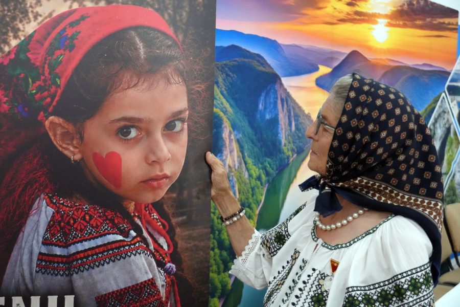 Eselnita-isi-aduna-memoria-si-isi-priveste-viitorul.-Doua-zile-dedicate-oamenilor-care-au-construit-comunitatea-si-celor-care-ii-scriu-povestea-de-astazi-www.descoperimromania-1-900x600 Eșelnița își adună memoria și își privește viitorul. Două zile dedicate oamenilor care au construit comunitatea și celor care îi scriu povestea de astăzi