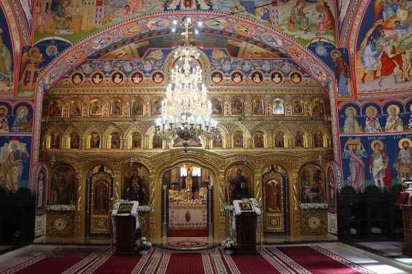 Manastirea-Alexandru-Vlahuta-un-loc-de-liniste-si-istorie-pe-Colinele-Tutovei-19-600x400 Mănăstirea Alexandru Vlahuță, un loc de liniște și istorie pe Colinele Tutovei