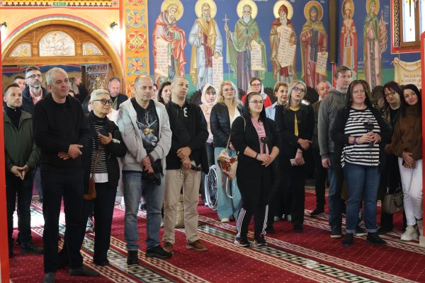 Manastirea-Alexandru-Vlahuta-un-loc-de-liniste-si-istorie-pe-Colinele-Tutovei-9-600x400 Mănăstirea Alexandru Vlahuță, un loc de liniște și istorie pe Colinele Tutovei