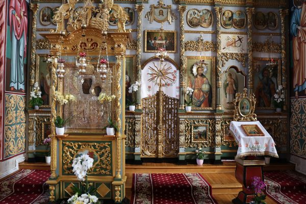 Manastirea-Floresti-unul-dintre-cele-mai-surprinzatoare-lacasuri-de-cult-din-judetul-Vaslui-15-600x400 Mănăstirea Florești, unul dintre cele mai surprinzătoare lăcașuri de cult din județul Vaslui